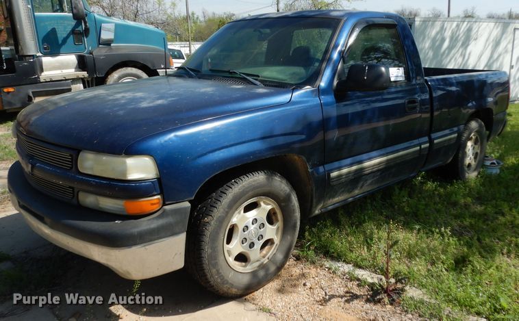 image for item DH2438 2000 Chevrolet Silverado 1500  pickup truck