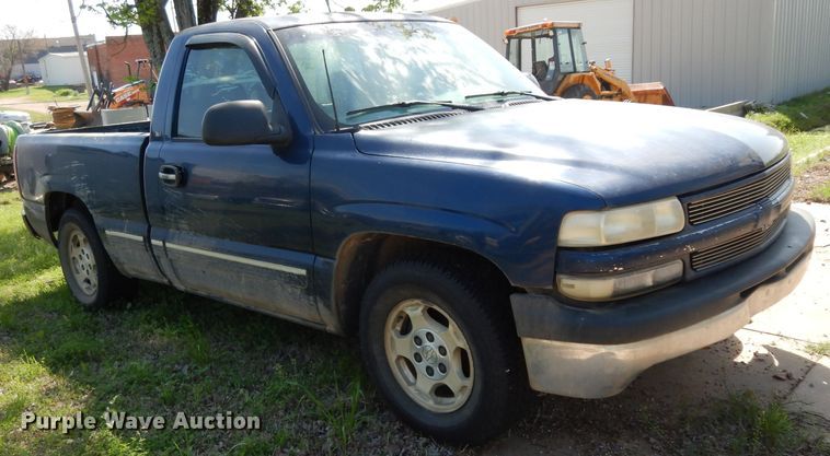 image for item DH2438 2000 Chevrolet Silverado 1500  pickup truck