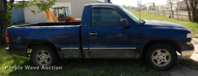 image for item DH2438 2000 Chevrolet Silverado 1500  pickup truck