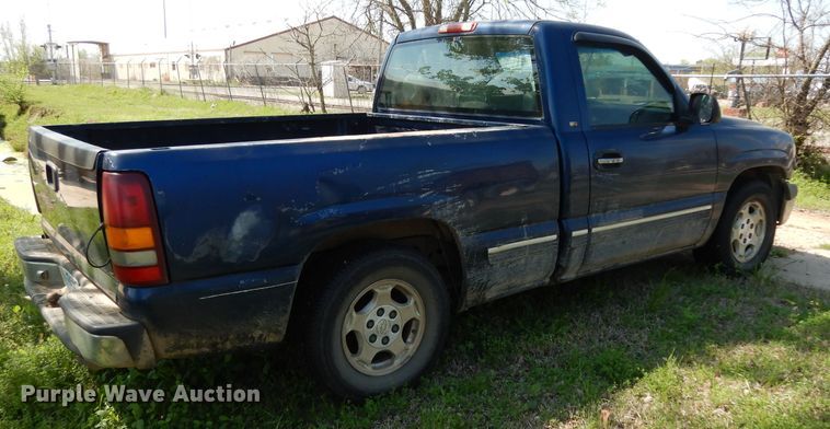 image for item DH2438 2000 Chevrolet Silverado 1500  pickup truck