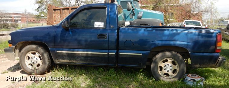 image for item DH2438 2000 Chevrolet Silverado 1500  pickup truck