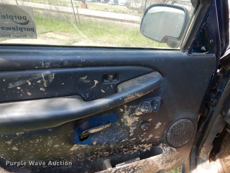 image for item DH2438 2000 Chevrolet Silverado 1500  pickup truck