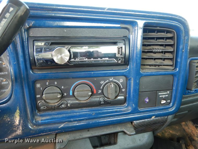 image for item DH2438 2000 Chevrolet Silverado 1500  pickup truck