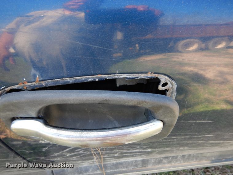 image for item DH2438 2000 Chevrolet Silverado 1500  pickup truck