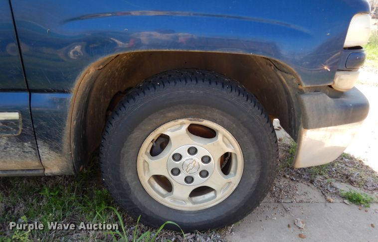 image for item DH2438 2000 Chevrolet Silverado 1500  pickup truck