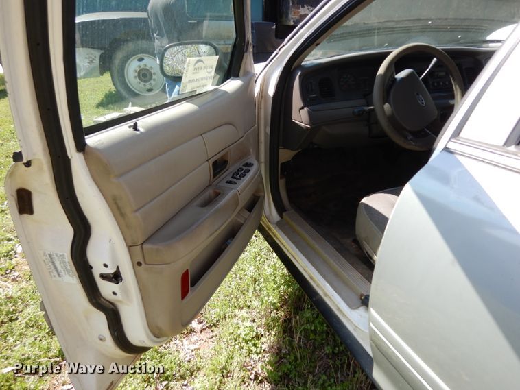 image for item DH2439 2007 Ford Crown Victoria Police Interceptor