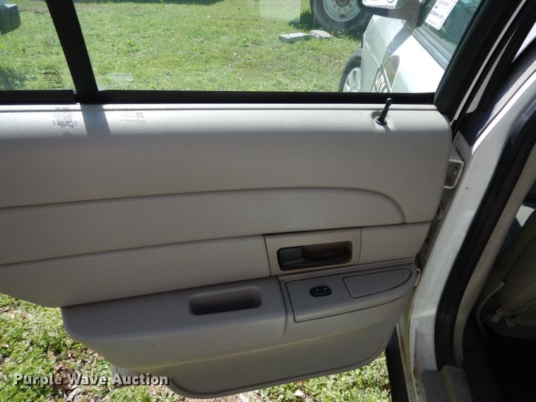 image for item DH2439 2007 Ford Crown Victoria Police Interceptor