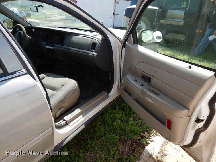 image for item DH2439 2007 Ford Crown Victoria Police Interceptor