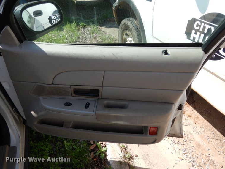 image for item DH2439 2007 Ford Crown Victoria Police Interceptor