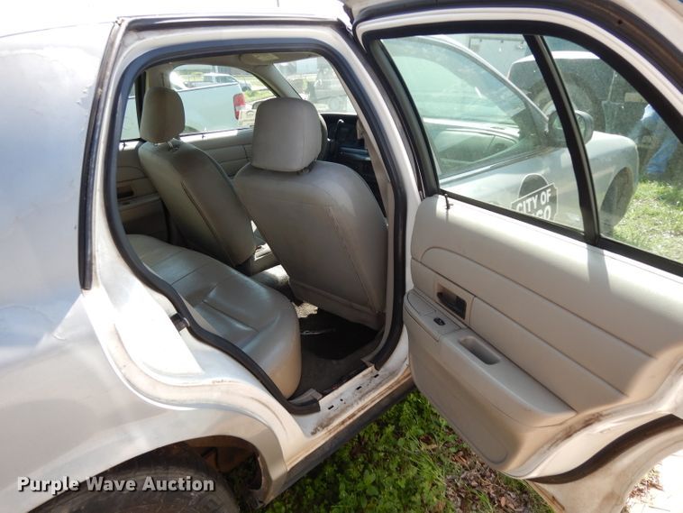 image for item DH2439 2007 Ford Crown Victoria Police Interceptor