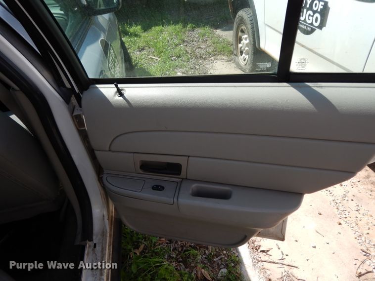 image for item DH2439 2007 Ford Crown Victoria Police Interceptor