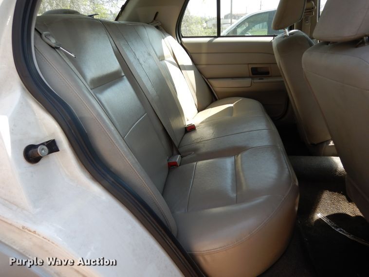 image for item DH2439 2007 Ford Crown Victoria Police Interceptor