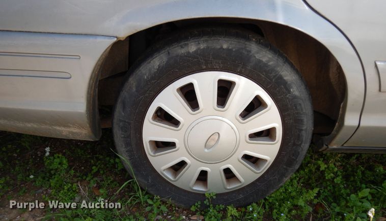 image for item DH2439 2007 Ford Crown Victoria Police Interceptor