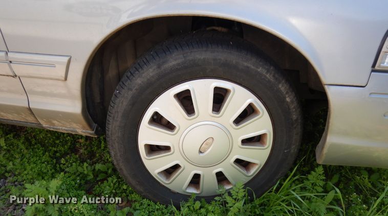 image for item DH2439 2007 Ford Crown Victoria Police Interceptor