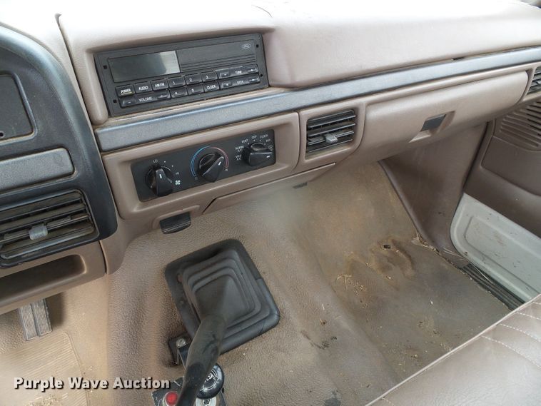 image for item DH4934 1995 Ford F450 Super Duty  bucket truck