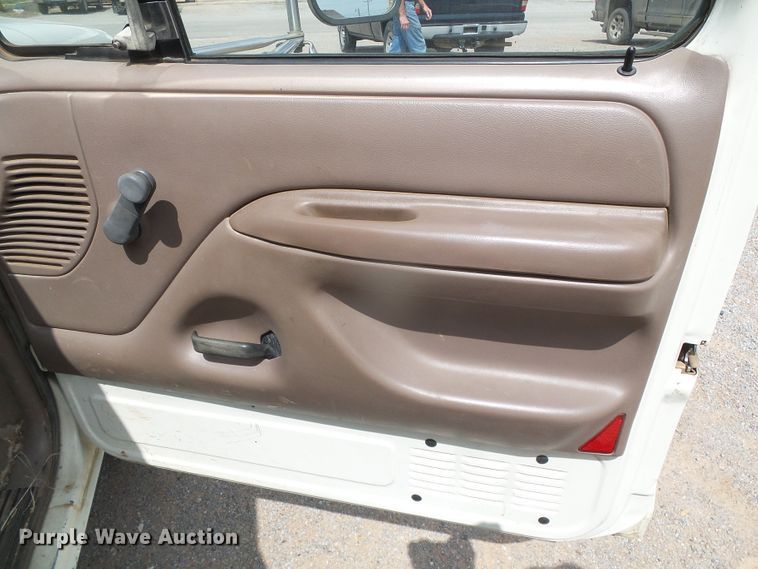 image for item DH4934 1995 Ford F450 Super Duty  bucket truck