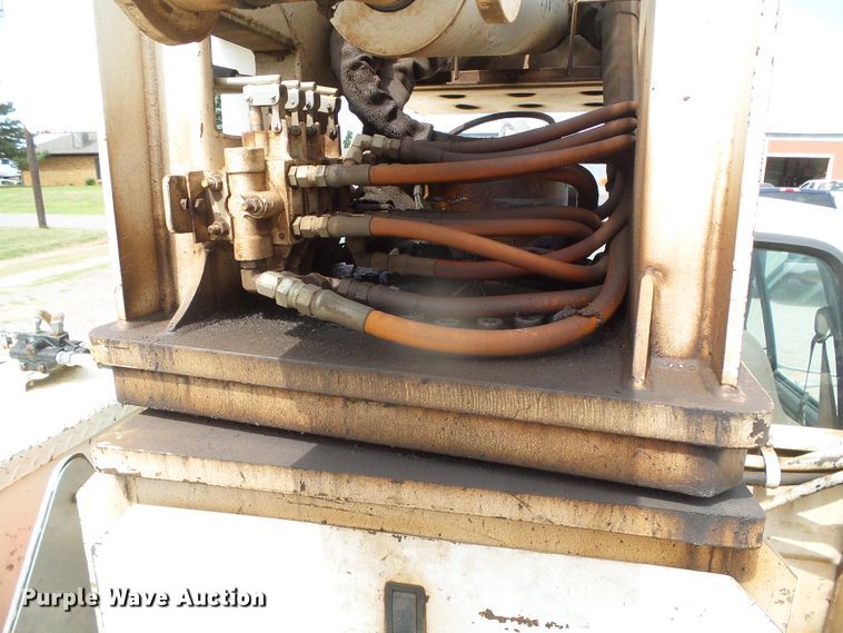 image for item DH4934 1995 Ford F450 Super Duty  bucket truck