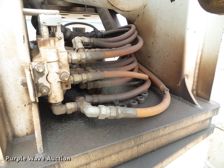 image for item DH4934 1995 Ford F450 Super Duty  bucket truck