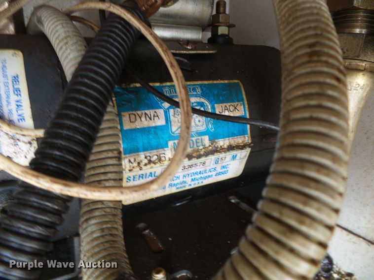 image for item DH4934 1995 Ford F450 Super Duty  bucket truck