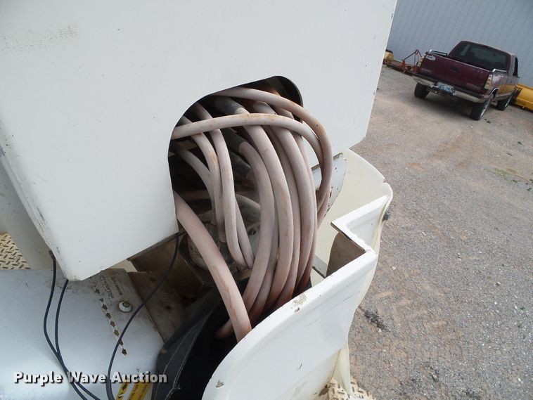 image for item DH4934 1995 Ford F450 Super Duty  bucket truck