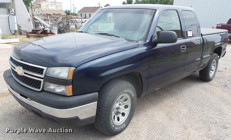 image for item DH4935 2006 Chevrolet Silverado 1500  Ext. Cab pickup truck