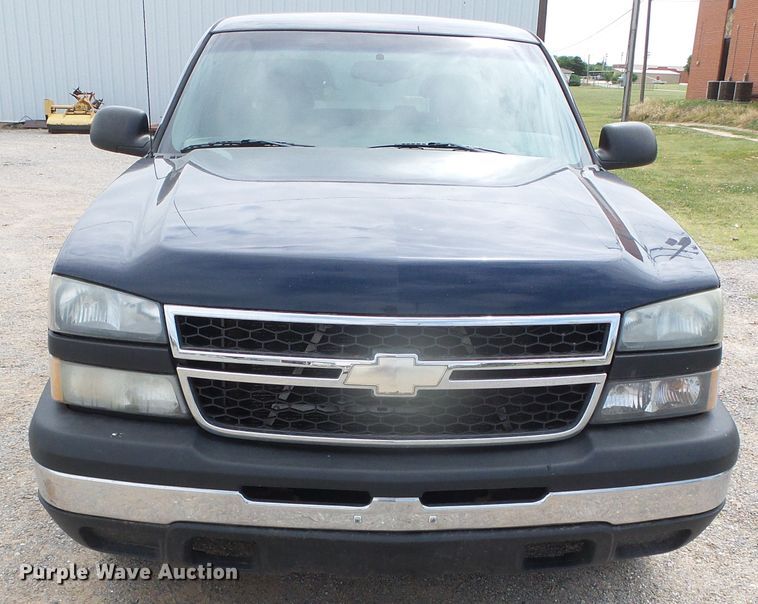image for item DH4935 2006 Chevrolet Silverado 1500  Ext. Cab pickup truck