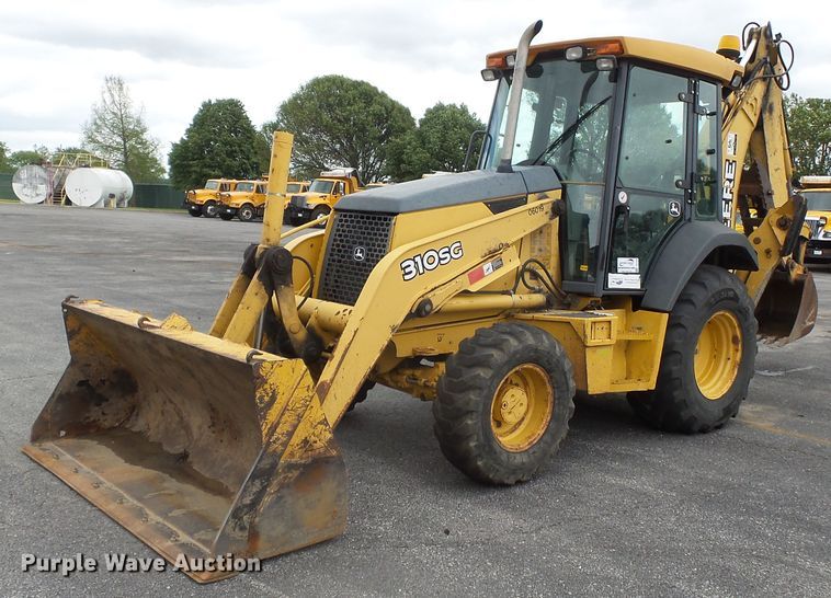 image for item DH7923 2005 John Deere 310SG  backhoe