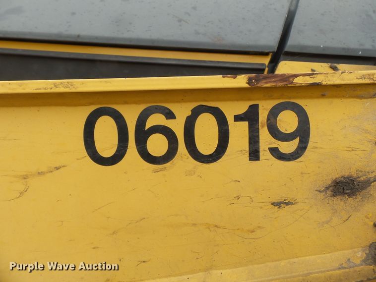 image for item DH7923 2005 John Deere 310SG  backhoe