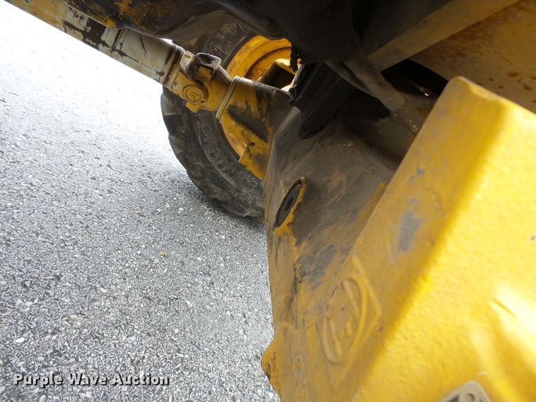 image for item DH7923 2005 John Deere 310SG  backhoe