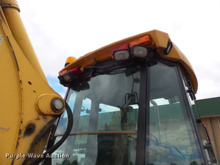 image for item DH7923 2005 John Deere 310SG  backhoe