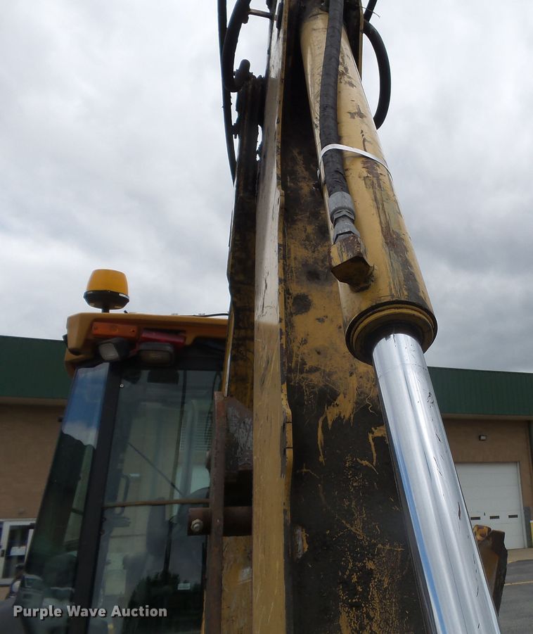 image for item DH7923 2005 John Deere 310SG  backhoe