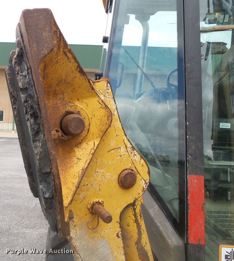 image for item DH7923 2005 John Deere 310SG  backhoe