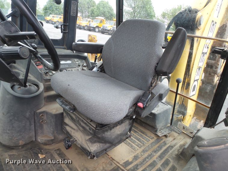 image for item DH7923 2005 John Deere 310SG  backhoe