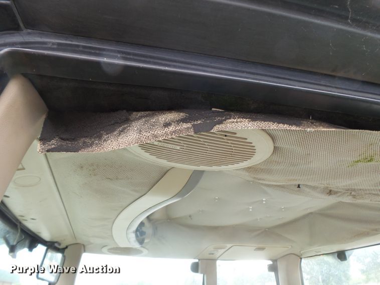 image for item DH7925 2003 John Deere 6420 tractor