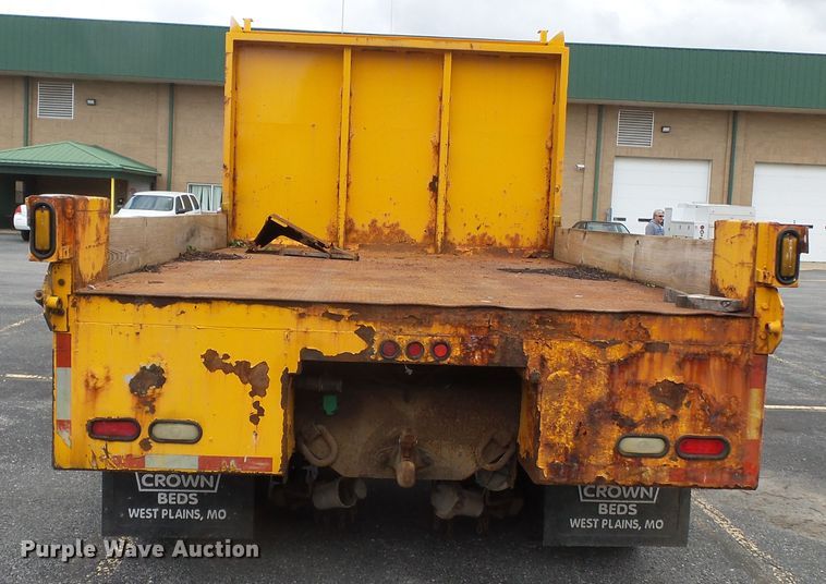 image for item DH7926 2002 International 4900 Crew Cab flatbed truck