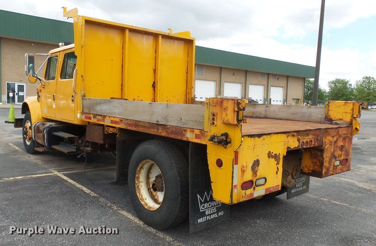 image for item DH7926 2002 International 4900 Crew Cab flatbed truck
