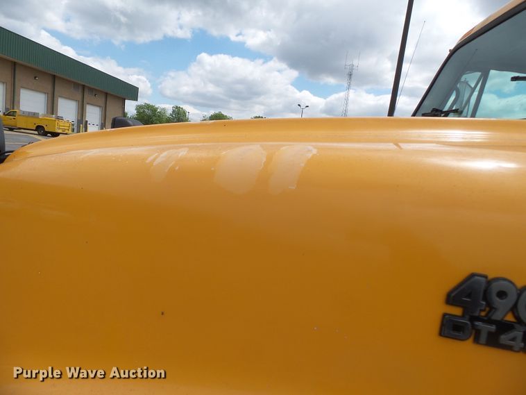 image for item DH7926 2002 International 4900 Crew Cab flatbed truck