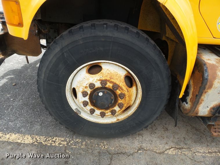 image for item DH7926 2002 International 4900 Crew Cab flatbed truck