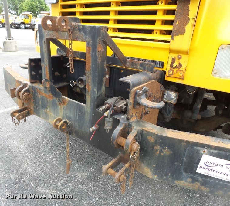 image for item DH7926 2002 International 4900 Crew Cab flatbed truck