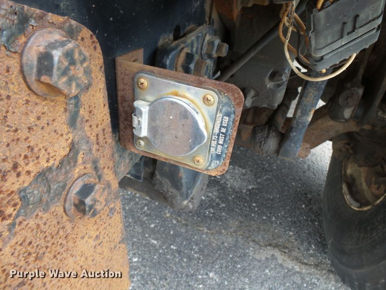 image for item DH7926 2002 International 4900 Crew Cab flatbed truck