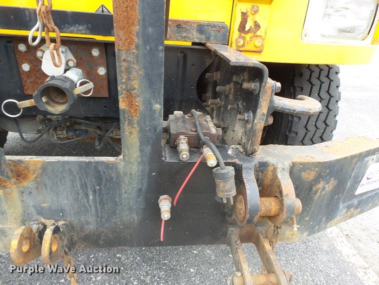 image for item DH7926 2002 International 4900 Crew Cab flatbed truck