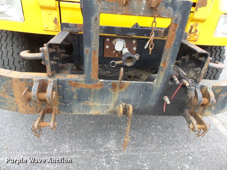 image for item DH7926 2002 International 4900 Crew Cab flatbed truck