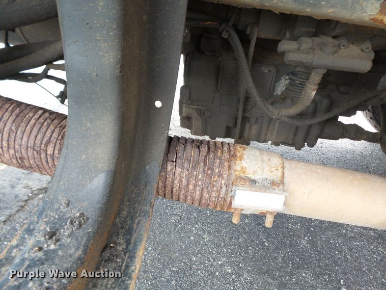 image for item DH7926 2002 International 4900 Crew Cab flatbed truck