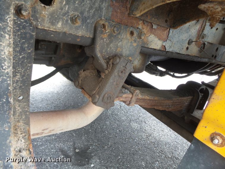 image for item DH7926 2002 International 4900 Crew Cab flatbed truck