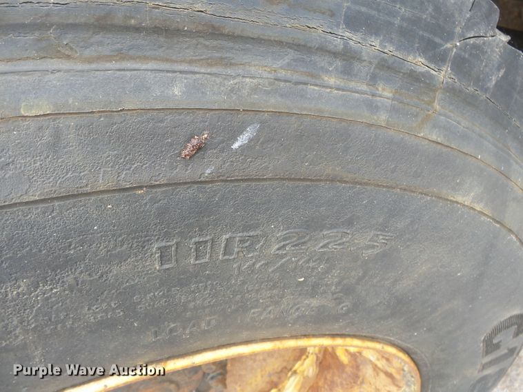 image for item DH7926 2002 International 4900 Crew Cab flatbed truck