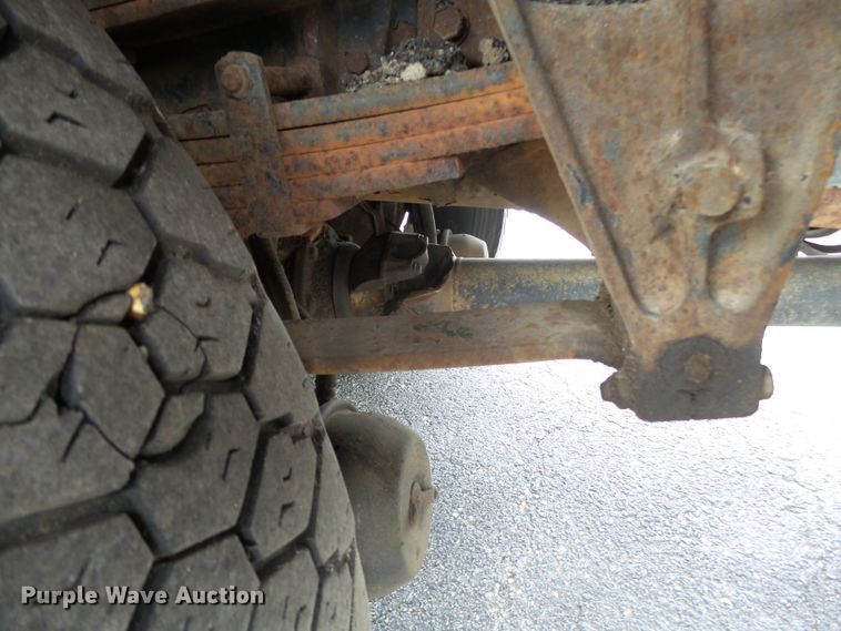 image for item DH7926 2002 International 4900 Crew Cab flatbed truck