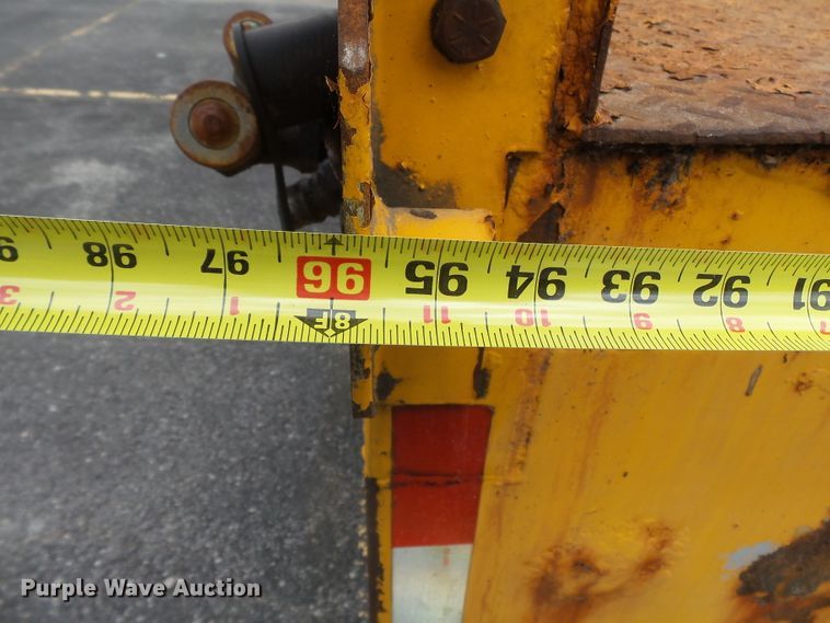 image for item DH7926 2002 International 4900 Crew Cab flatbed truck