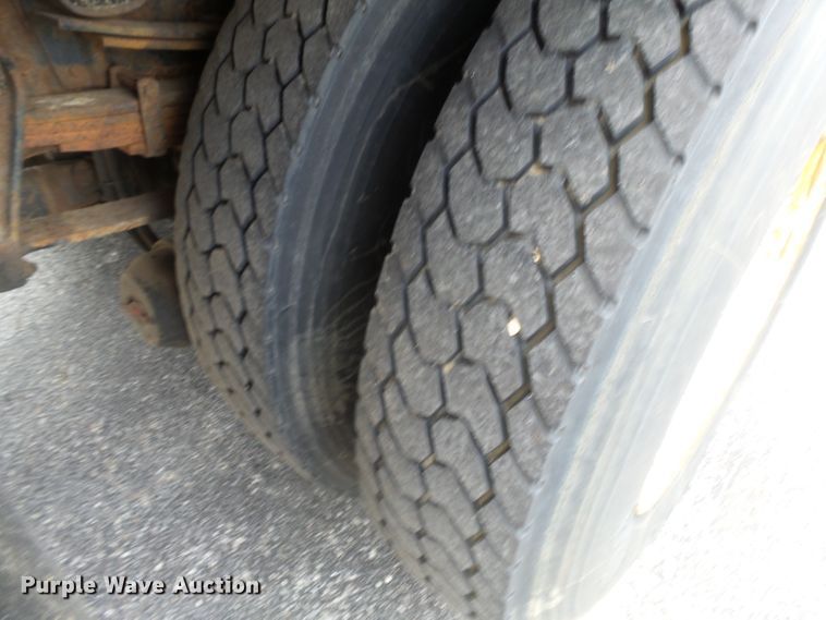 image for item DH7926 2002 International 4900 Crew Cab flatbed truck