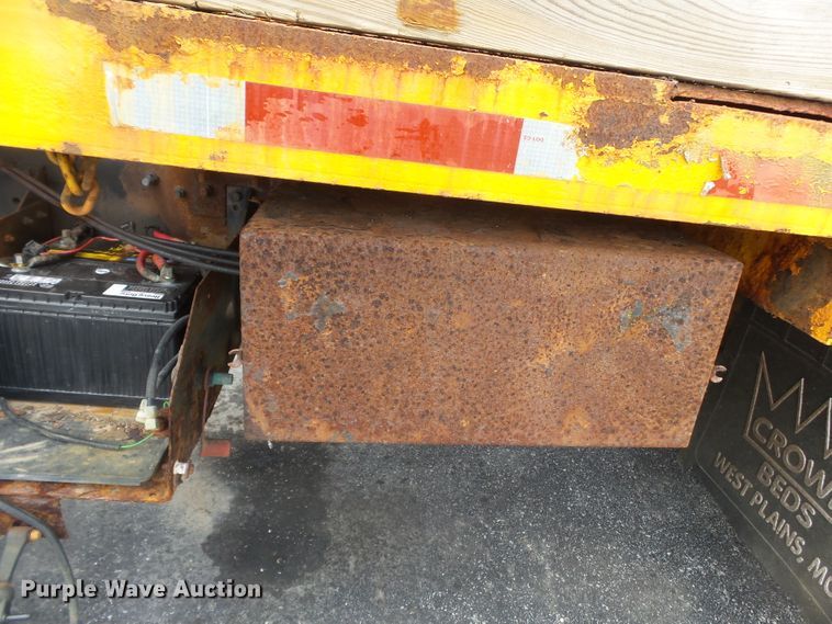 image for item DH7926 2002 International 4900 Crew Cab flatbed truck