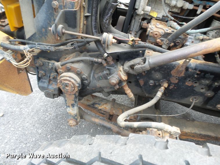 image for item DH7926 2002 International 4900 Crew Cab flatbed truck